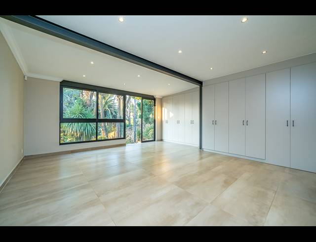 4 BEDROOM FREEHOLD FOR SALE IN NORTHCLIFF